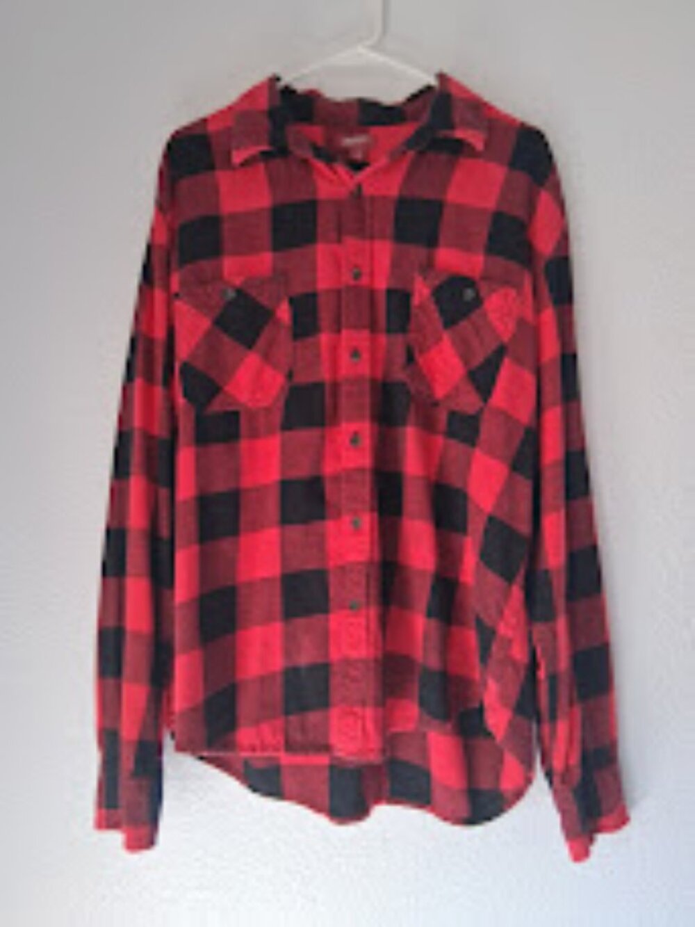Arizona men's size XL red and black plaid shirt